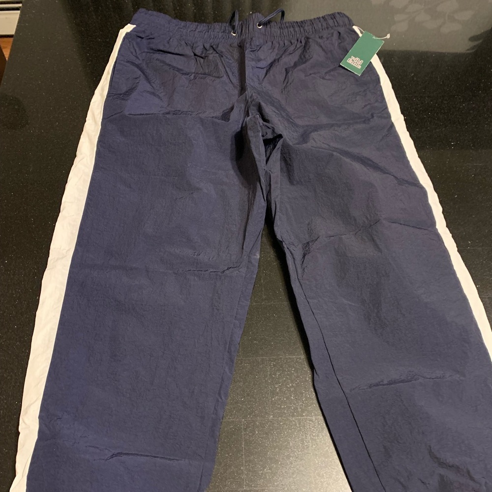 Nailon jogging pants - new - Picture 1 of 6